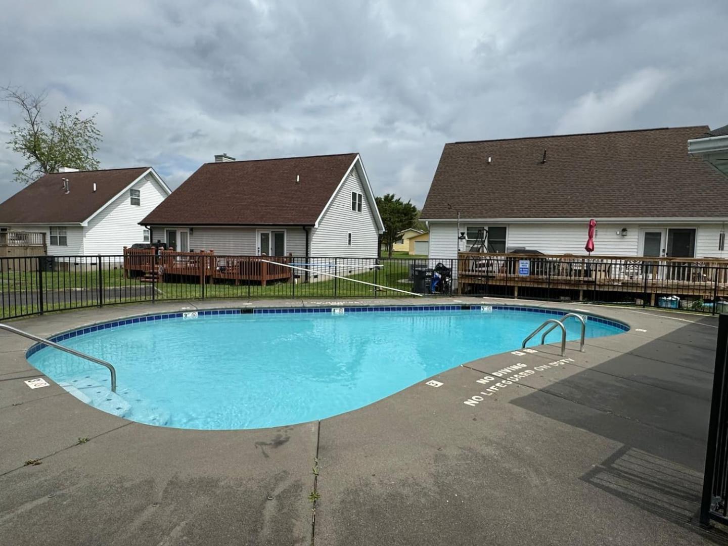 Vila 1 Mile To Pkwy, Pets, Hot Tub, Creekside, Porch Pigeon Forge Exteriér fotografie