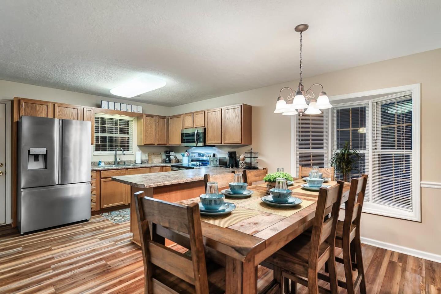 Vila 1 Mile To Pkwy, Pets, Hot Tub, Creekside, Porch Pigeon Forge Exteriér fotografie