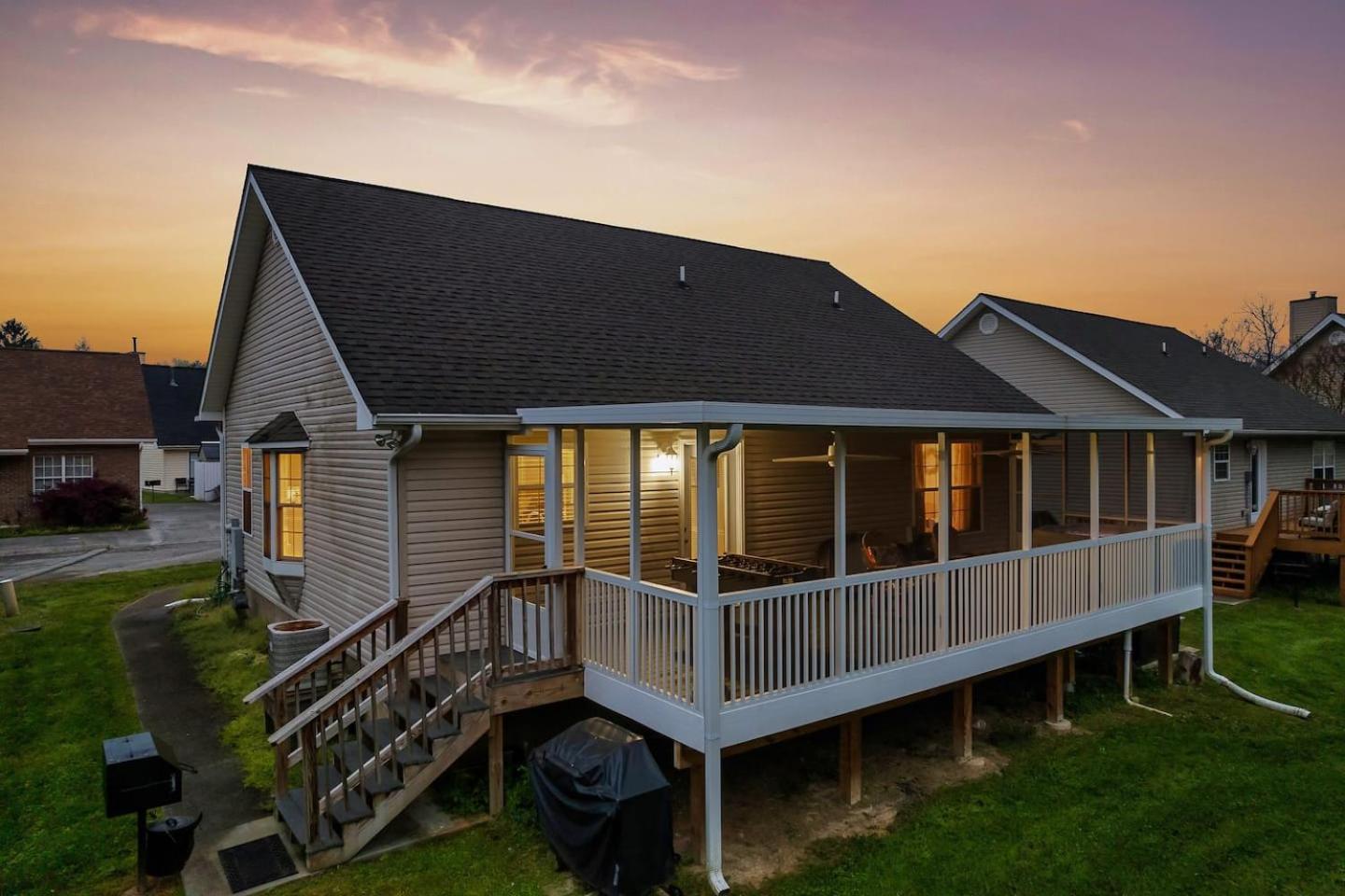 Vila 1 Mile To Pkwy, Pets, Hot Tub, Creekside, Porch Pigeon Forge Exteriér fotografie