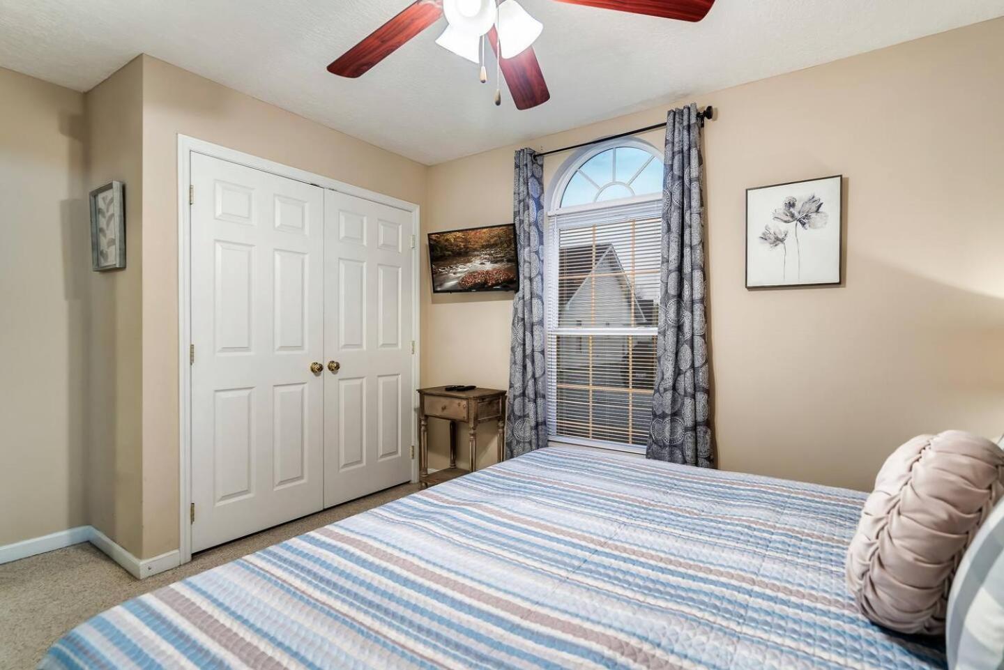 Vila 1 Mile To Pkwy, Pets, Hot Tub, Creekside, Porch Pigeon Forge Exteriér fotografie