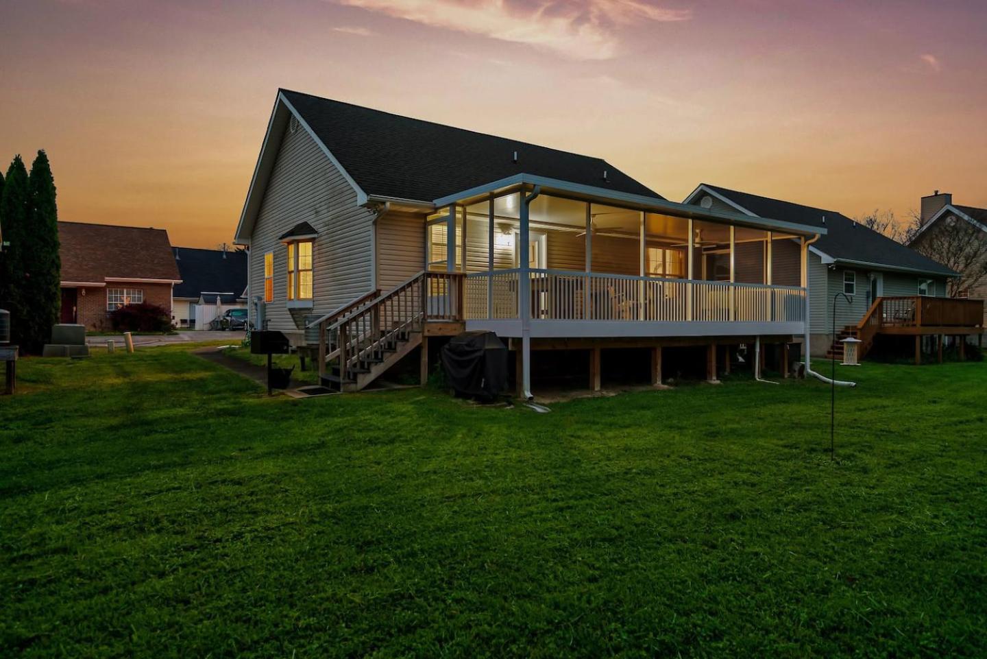 Vila 1 Mile To Pkwy, Pets, Hot Tub, Creekside, Porch Pigeon Forge Exteriér fotografie