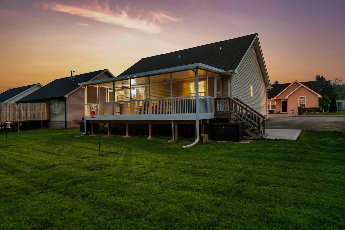 Vila 1 Mile To Pkwy, Pets, Hot Tub, Creekside, Porch Pigeon Forge Exteriér fotografie