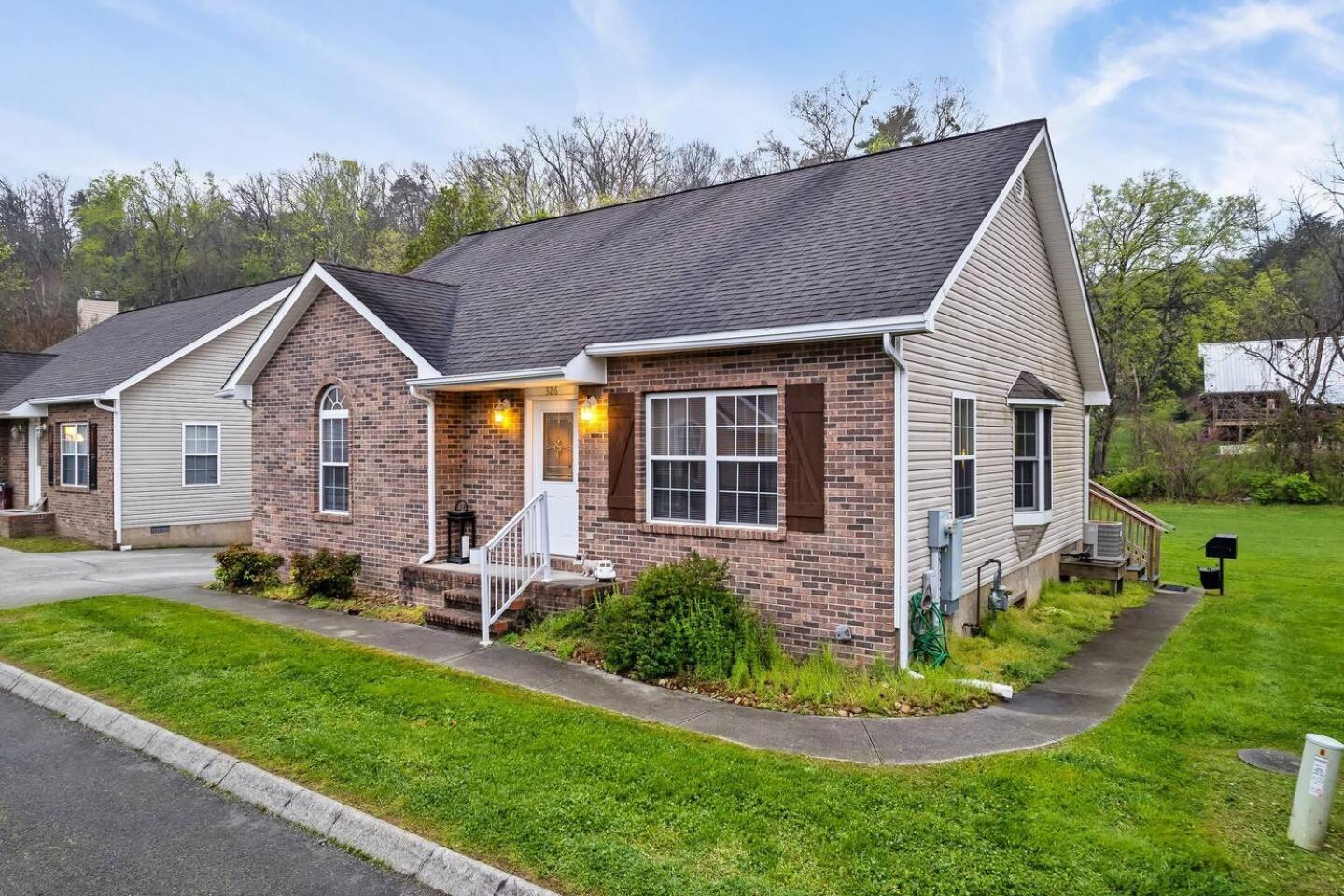 Vila 1 Mile To Pkwy, Pets, Hot Tub, Creekside, Porch Pigeon Forge Exteriér fotografie