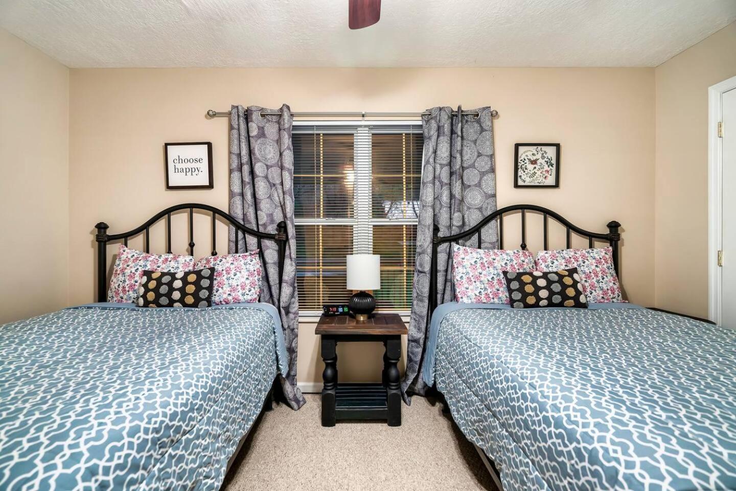 Vila 1 Mile To Pkwy, Pets, Hot Tub, Creekside, Porch Pigeon Forge Exteriér fotografie