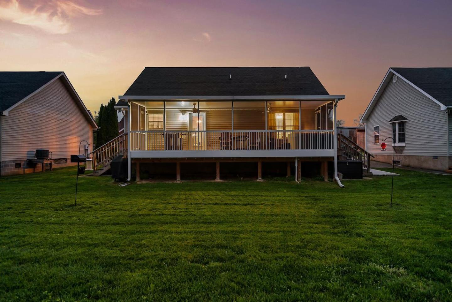 Vila 1 Mile To Pkwy, Pets, Hot Tub, Creekside, Porch Pigeon Forge Exteriér fotografie